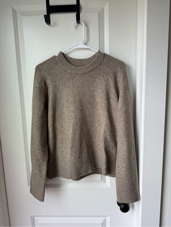 Abercrombie & Fitch Sweaters - Abercrombie & Fitch Women's Crewneck Sweater in Heather Taupe